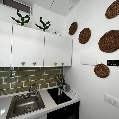 Dimora Preziosa 3 * Бари